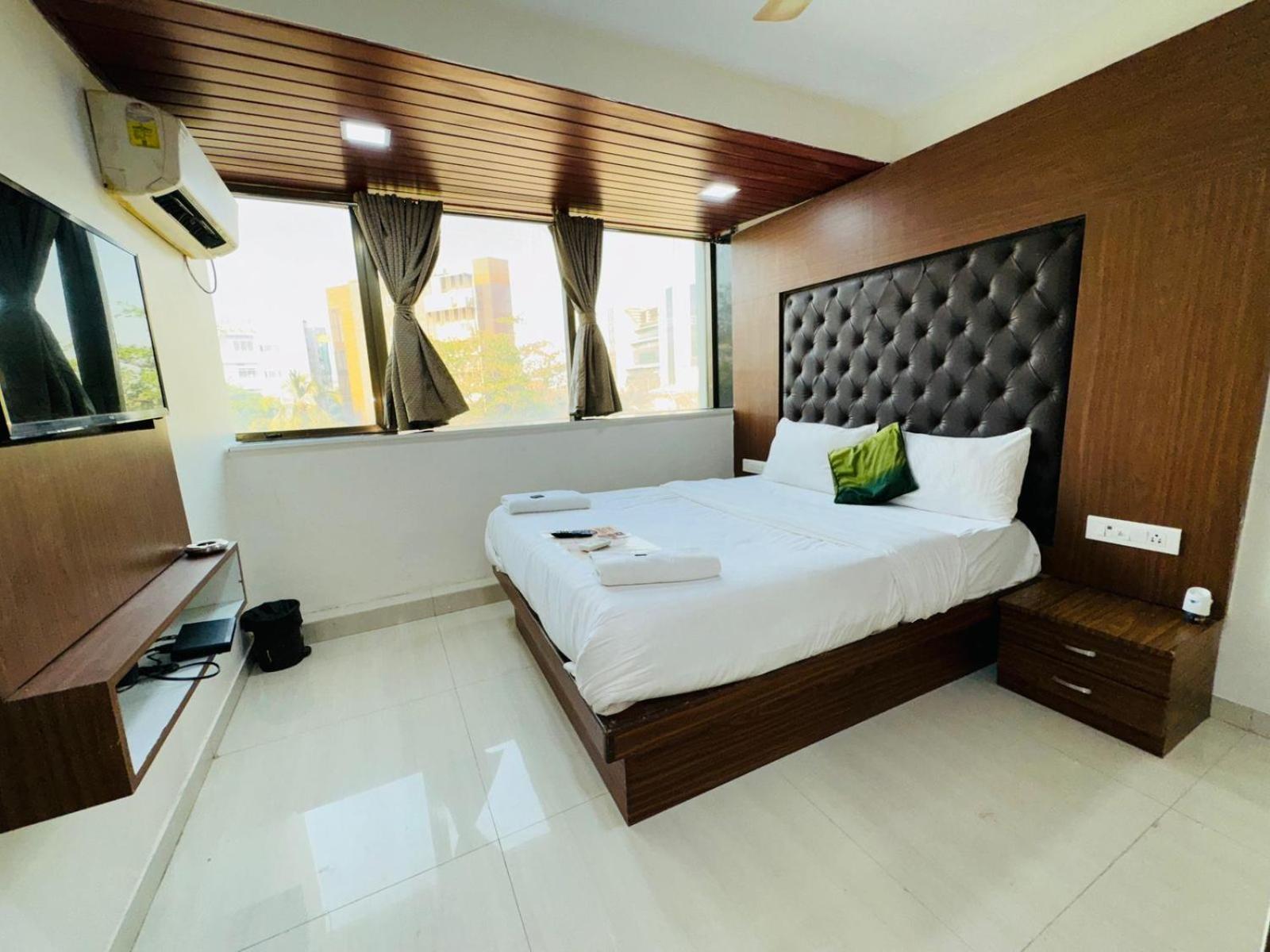 Hotel Artusinn Midc Andheri East Mumbai Exterior foto